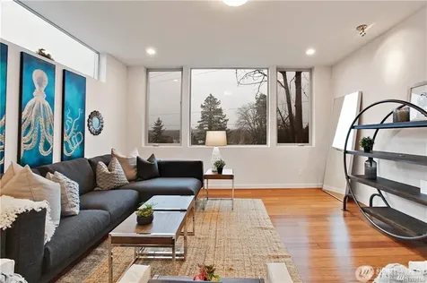 5207 S Willow Street Seattle WA 98118
