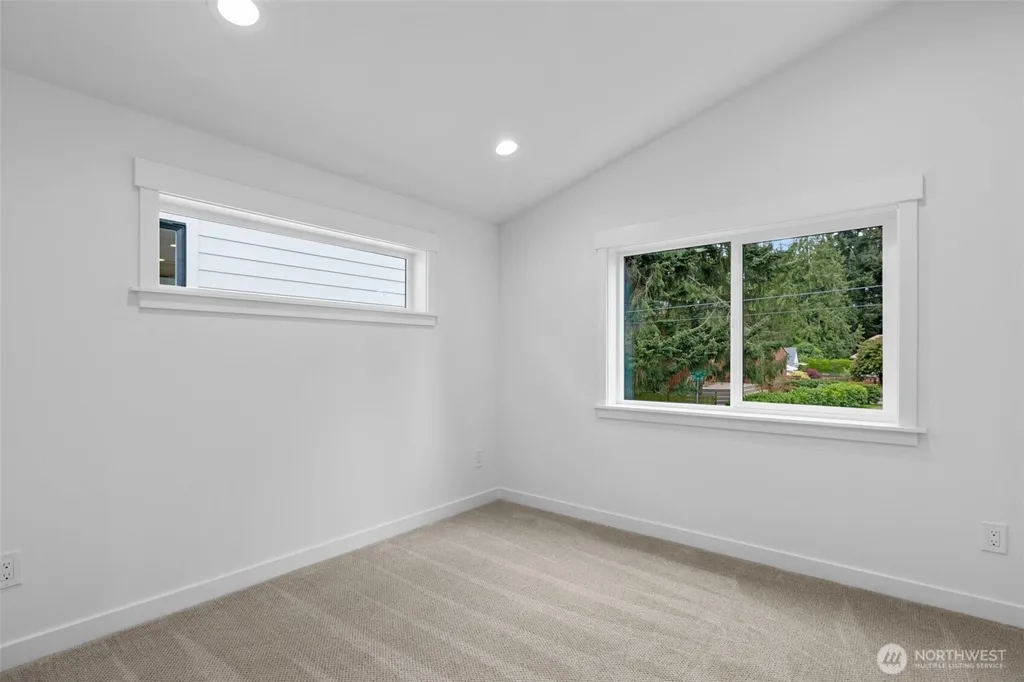 117 NW 112th Street Seattle WA 98177