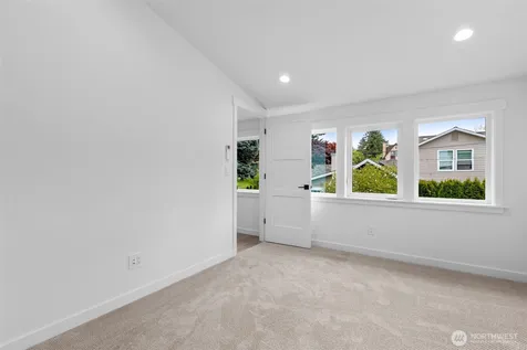 117 NW 112th Street Seattle WA 98177