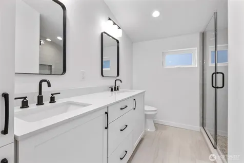 117 NW 112th Street Seattle WA 98177