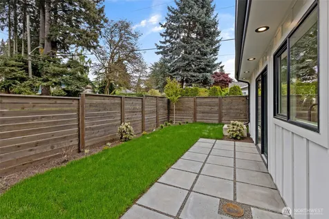 117 NW 112th Street Seattle WA 98177