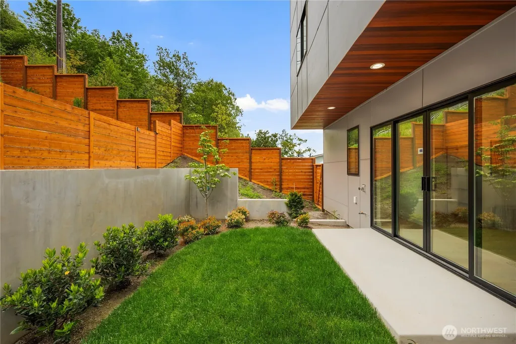 5248 23rd Avenue SW Seattle WA 98106
