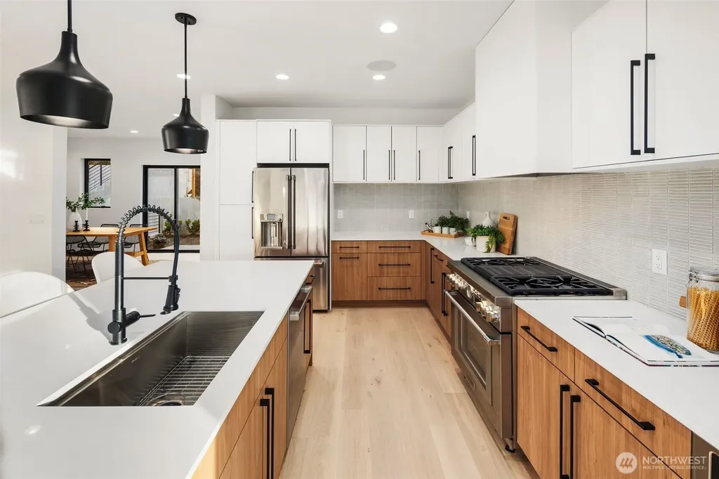 5248 23rd Avenue SW Seattle WA 98106