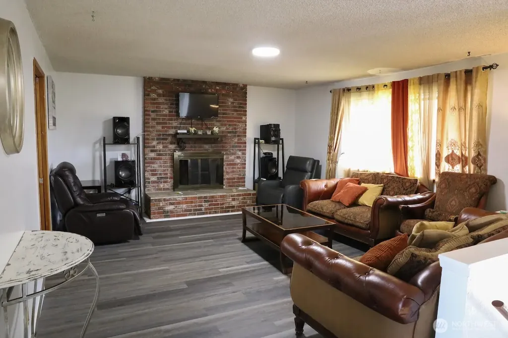42421 SE 264th Avenue SE Enumclaw WA 98022