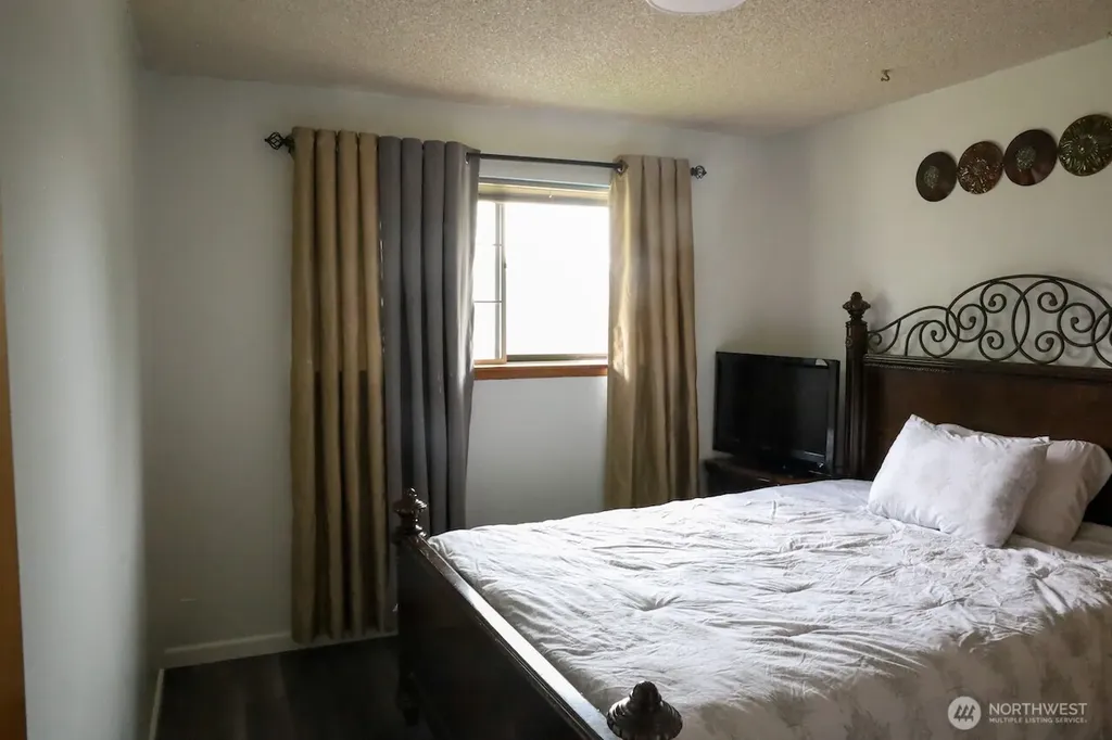 42421 SE 264th Avenue SE Enumclaw WA 98022