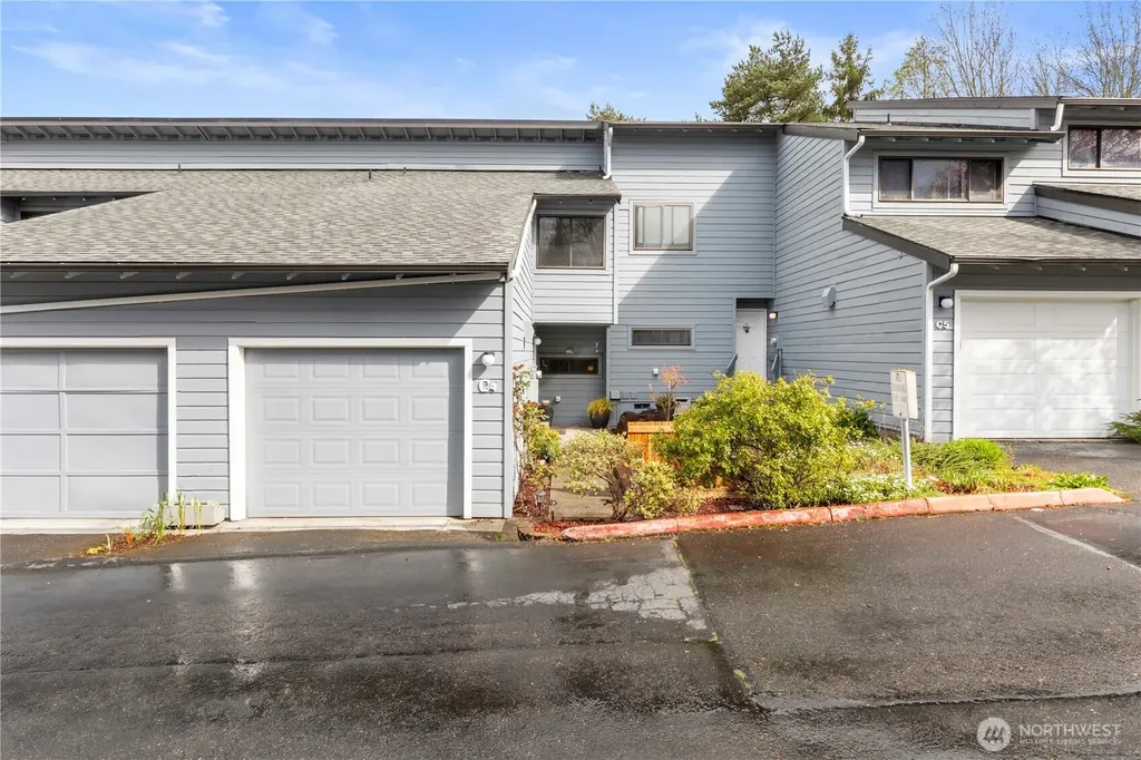 21634 14th Avenue S Des Moines WA 98198