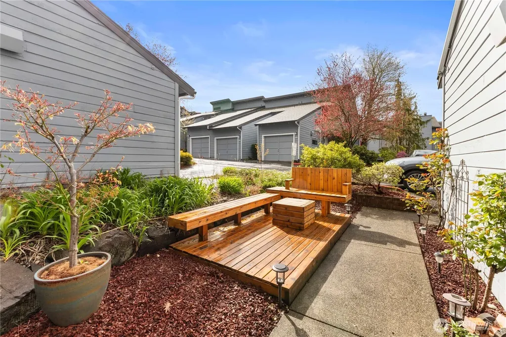 21634 14th Avenue S Des Moines WA 98198