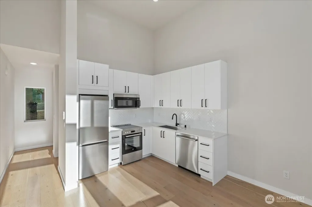 911 NE 70th Street Seattle WA 98115