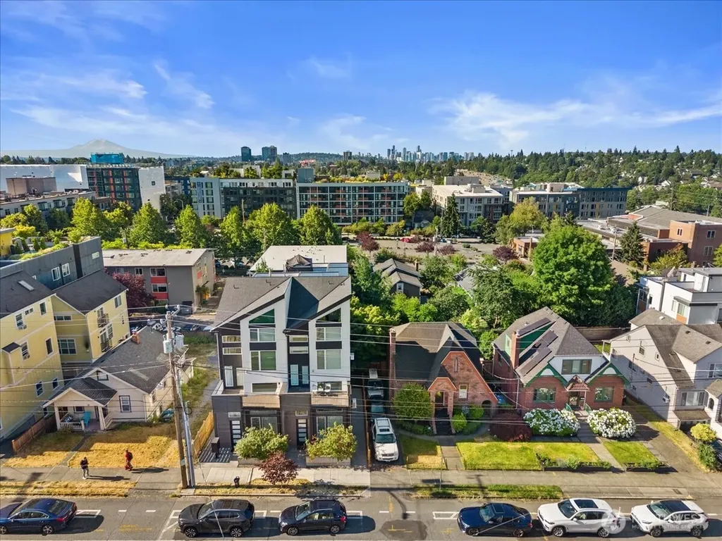 911 NE 70th Street Seattle WA 98115