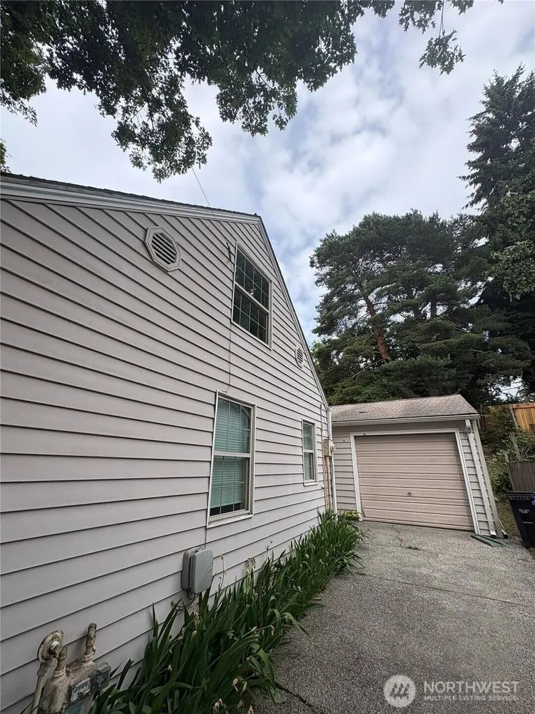 11426 Crestwood Drive S Seattle WA 98178