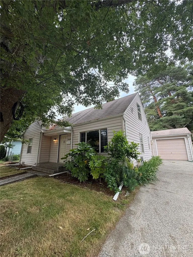 11426 Crestwood Drive S Seattle WA 98178