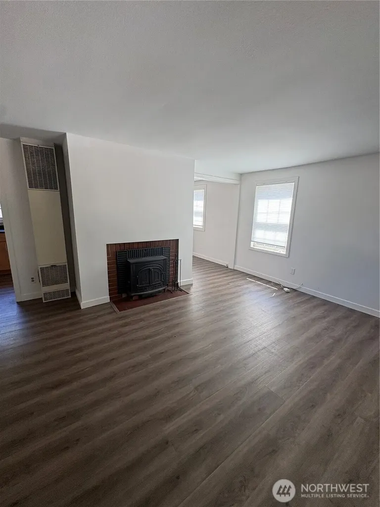 11426 Crestwood Drive S Seattle WA 98178