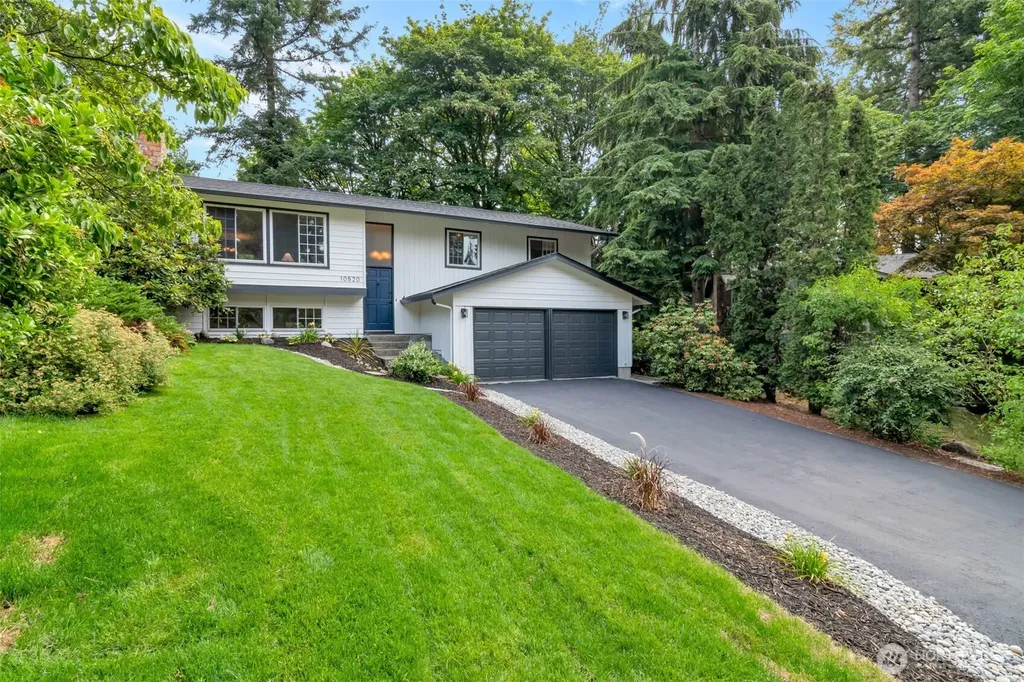 10520 NE 136th Place Kirkland WA 98034