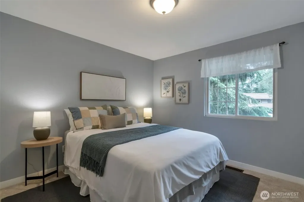 10520 NE 136th Place Kirkland WA 98034