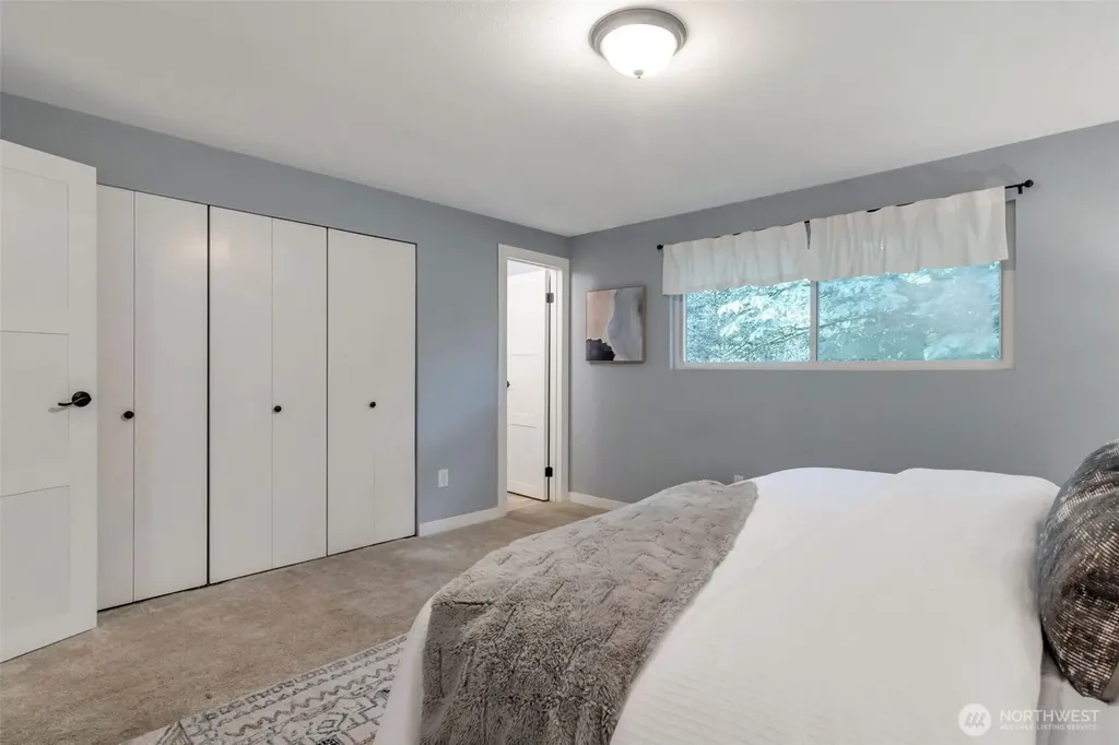 10520 NE 136th Place Kirkland WA 98034