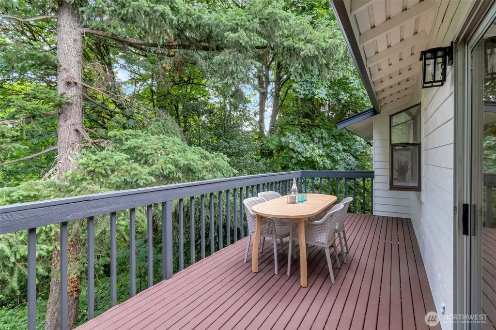 10520 NE 136th Place Kirkland WA 98034