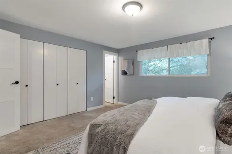 10520 NE 136th Place Kirkland WA 98034