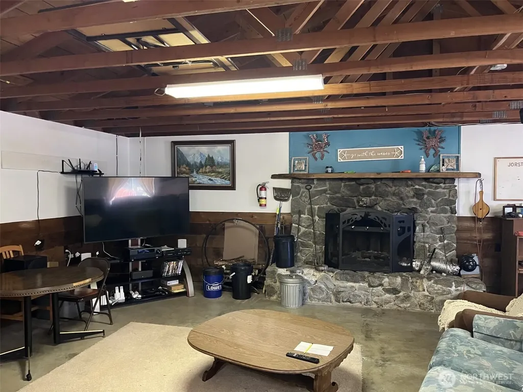 34541 N Highway 101 Lilliwaup WA 98555