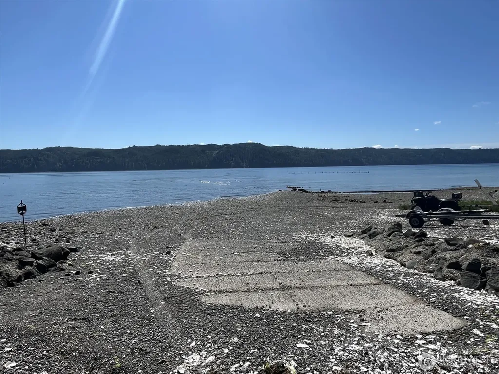 34541 N Highway 101 Lilliwaup WA 98555