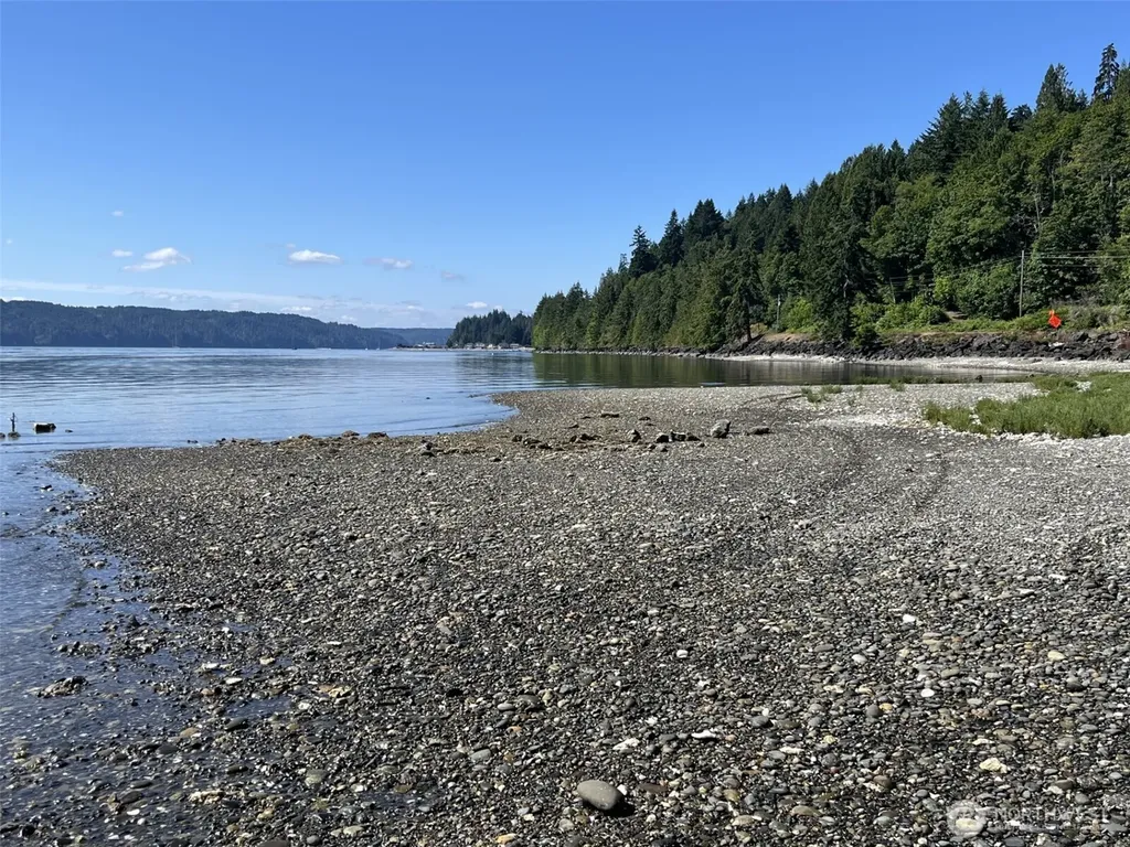 34541 N Highway 101 Lilliwaup WA 98555