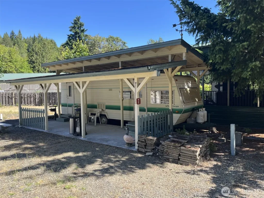 34541 N Highway 101 Lilliwaup WA 98555