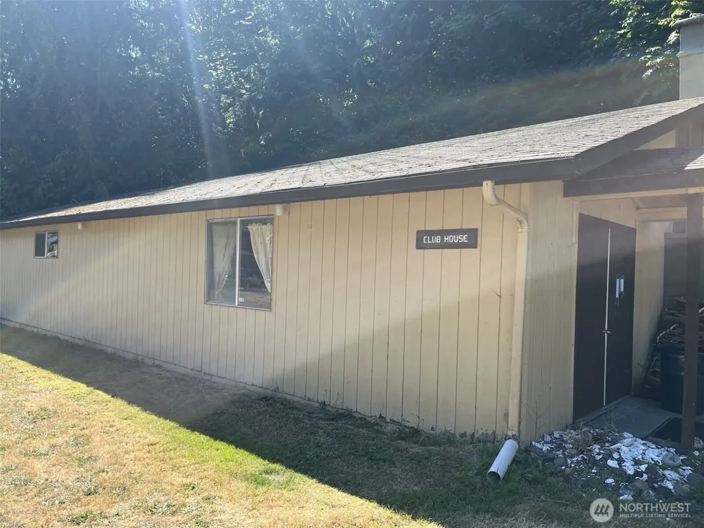 34541 N Highway 101 Lilliwaup WA 98555