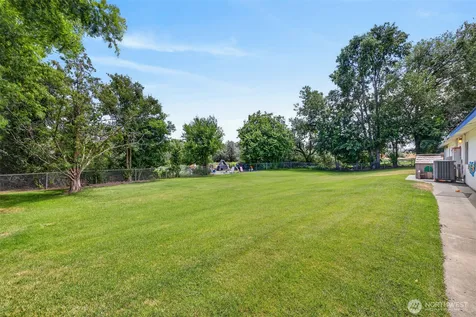 1706 Bronco Lane Richland WA 99354