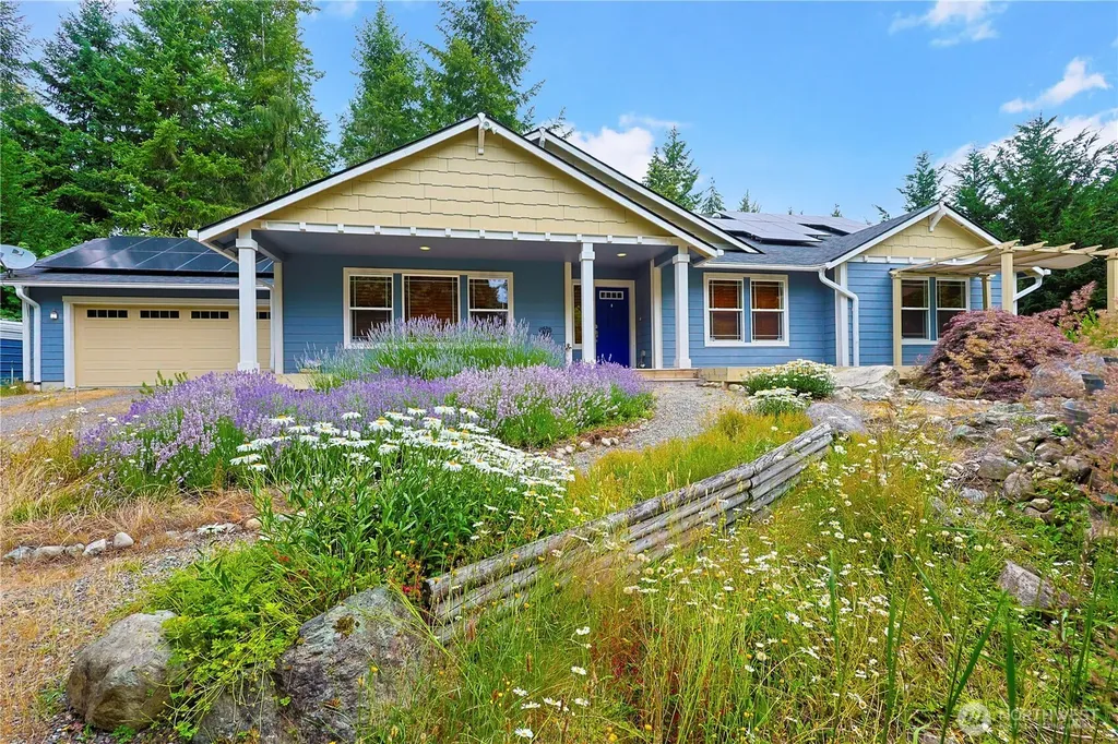 714 Tipsoo Loop S Rainier WA 98576