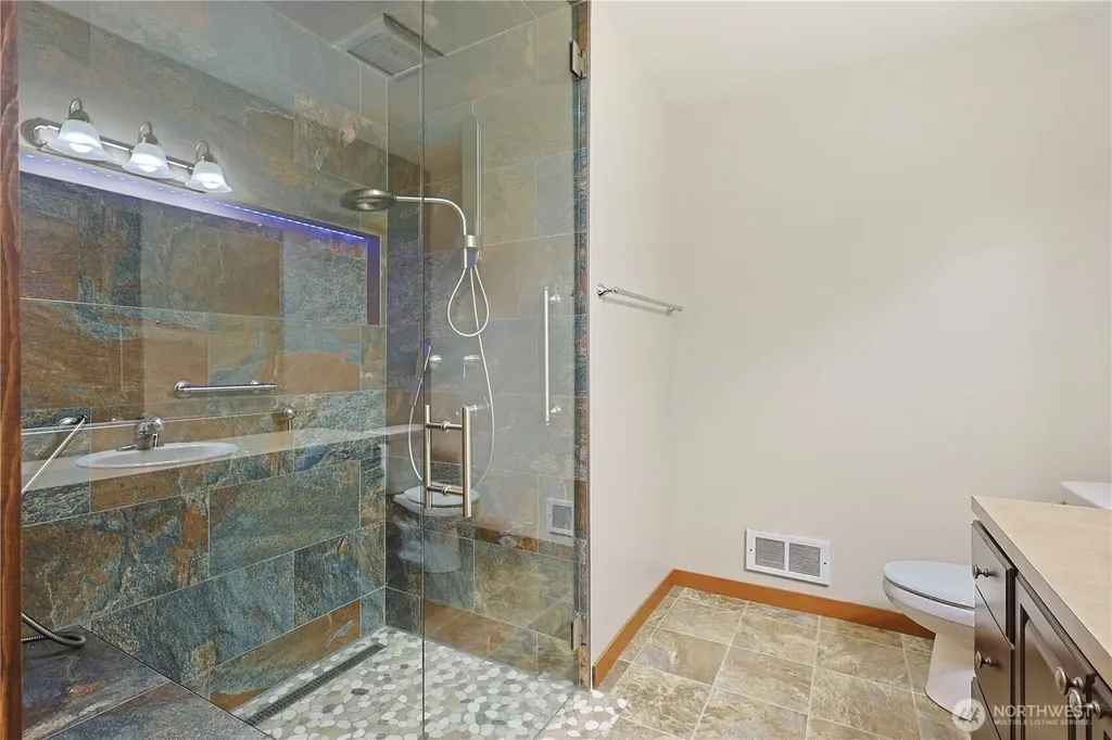 714 Tipsoo Loop S Rainier WA 98576