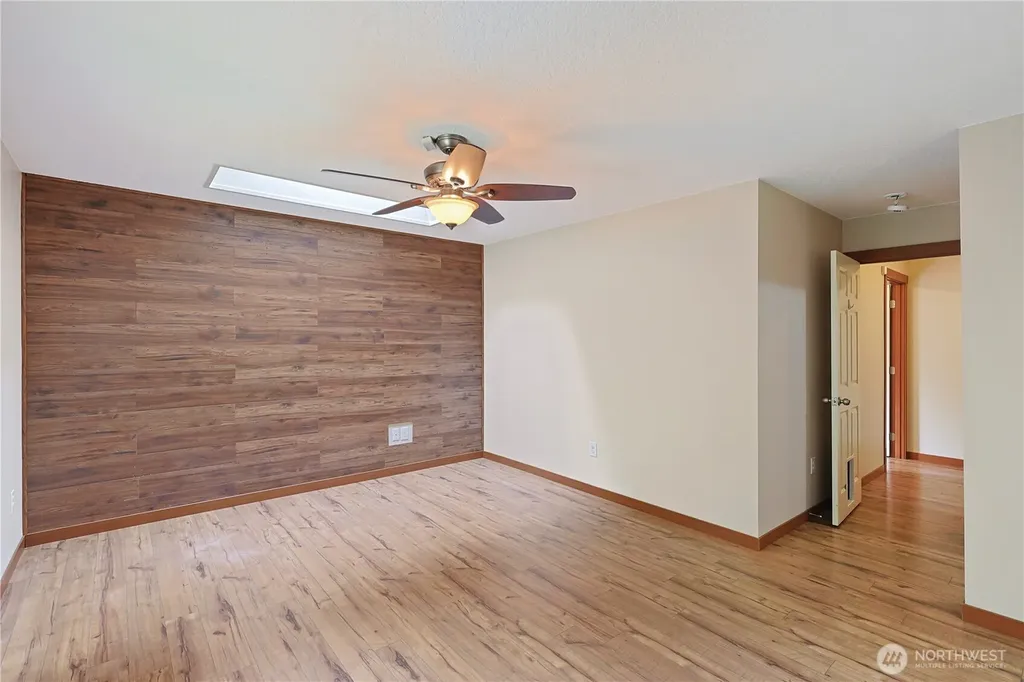 714 Tipsoo Loop S Rainier WA 98576