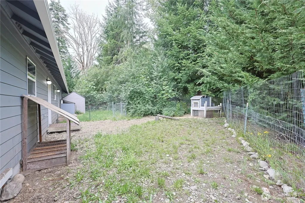 714 Tipsoo Loop S Rainier WA 98576