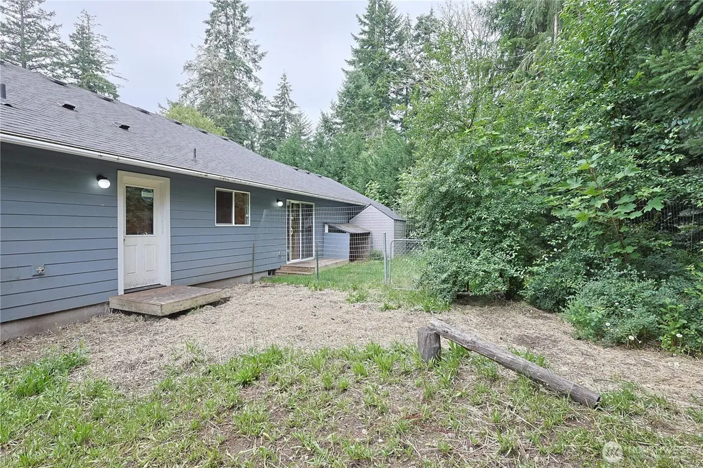 714 Tipsoo Loop S Rainier WA 98576