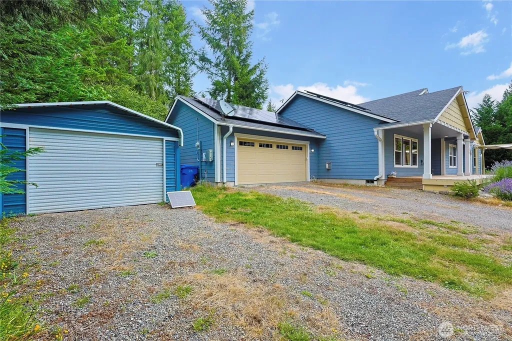 714 Tipsoo Loop S Rainier WA 98576