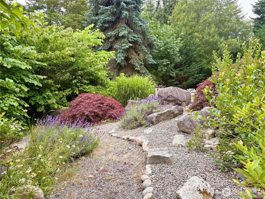 714 Tipsoo Loop S Rainier WA 98576