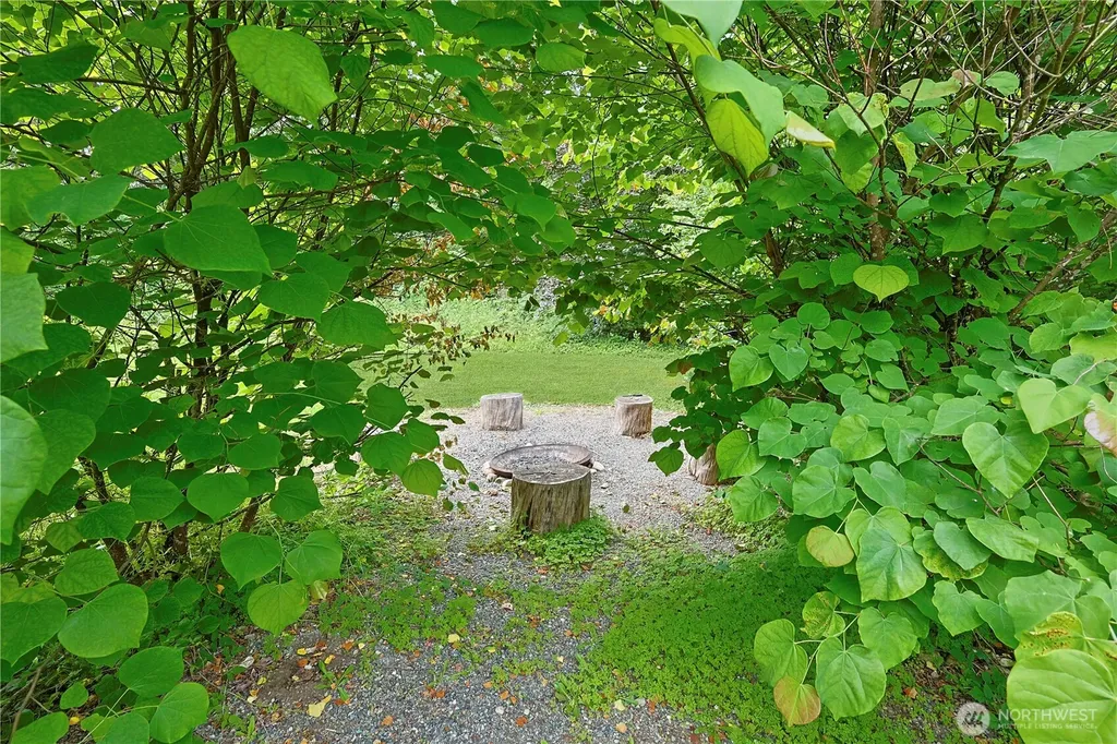 714 Tipsoo Loop S Rainier WA 98576