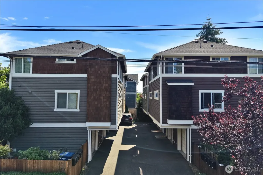 4516 Dayton Avenue N Seattle WA 98103