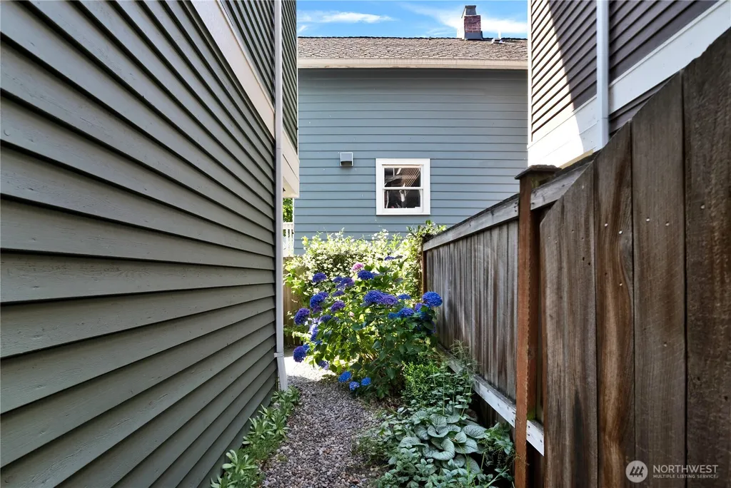 4516 Dayton Avenue N Seattle WA 98103