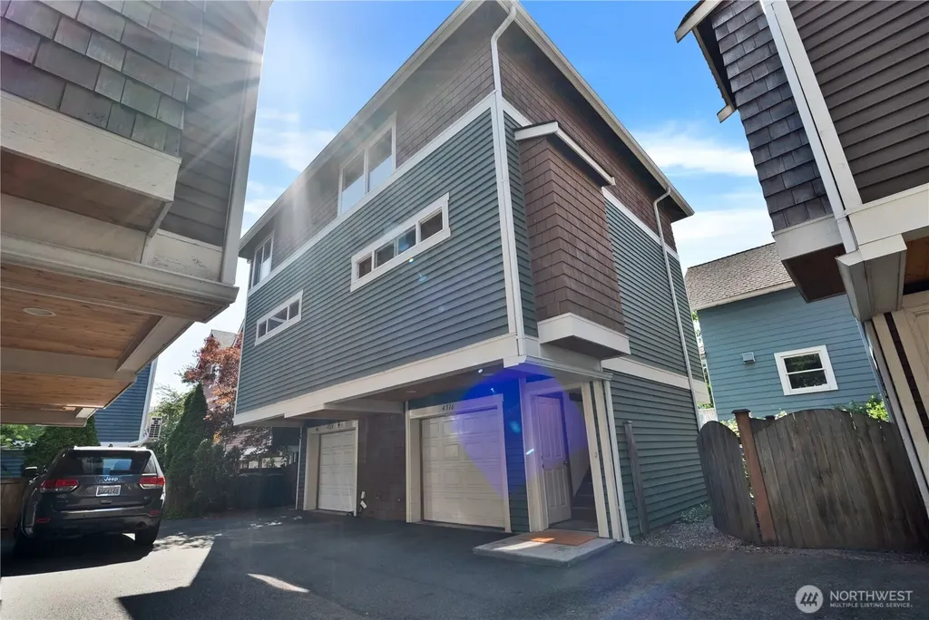 4516 Dayton Avenue N Seattle WA 98103