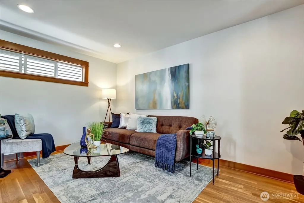 4516 Dayton Avenue N Seattle WA 98103