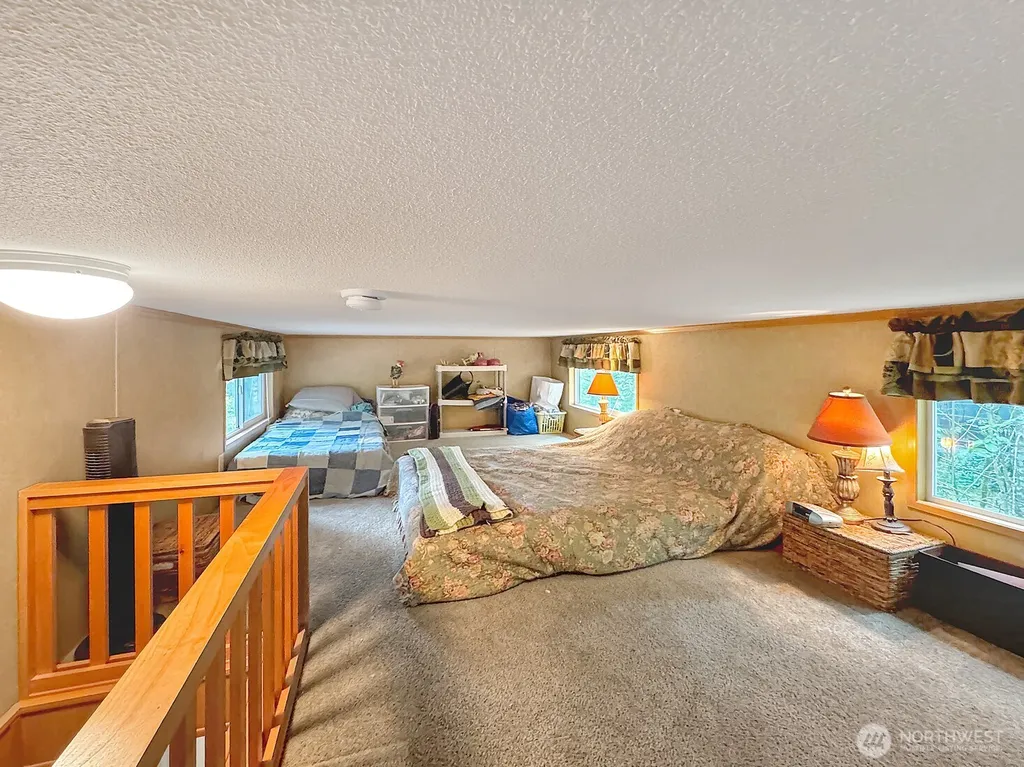 77 Christmas Tree Circle Deming WA 98266