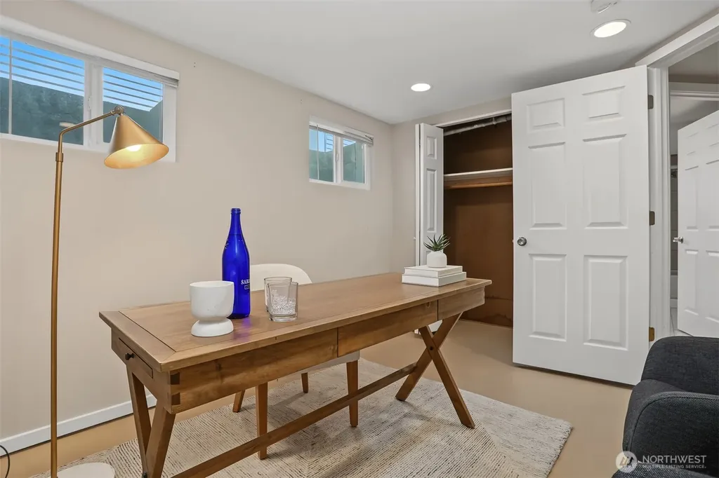 4711 Colby Avenue Everett WA 98203