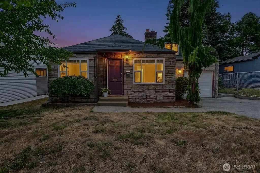 4711 Colby Avenue Everett WA 98203