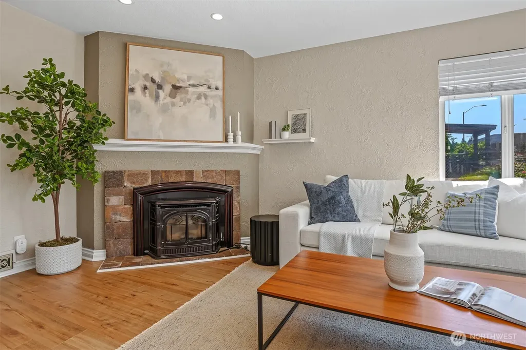 4711 Colby Avenue Everett WA 98203