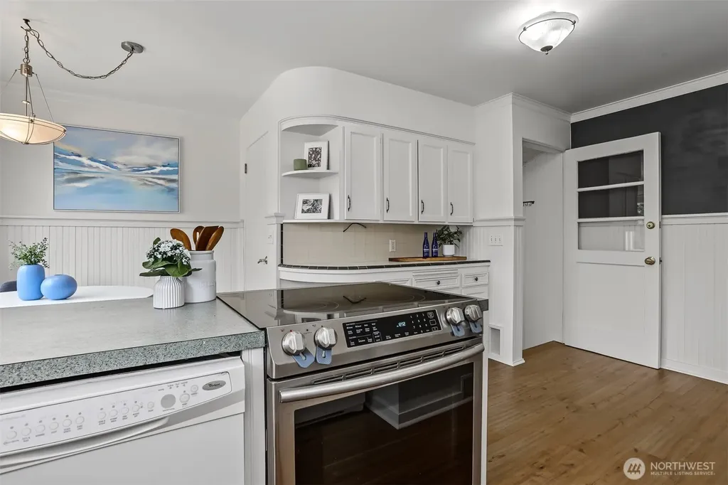 4711 Colby Avenue Everett WA 98203