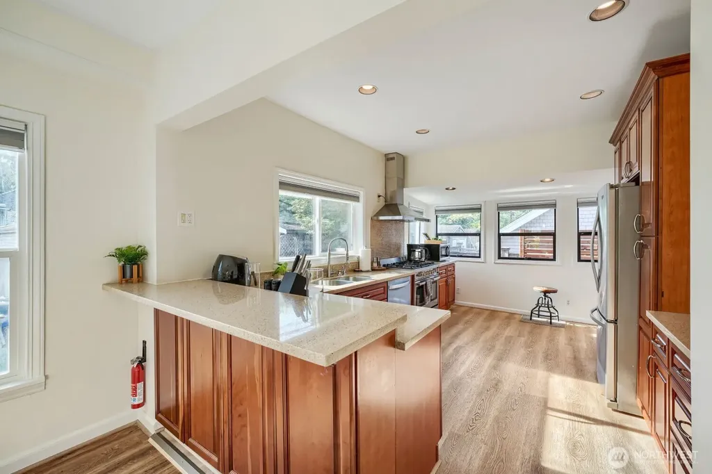 715 W Wheeler Street Seattle WA 98119