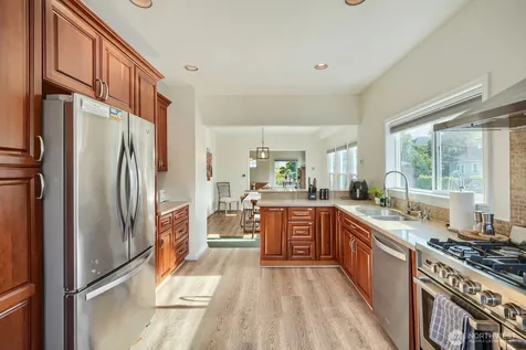715 W Wheeler Street Seattle WA 98119