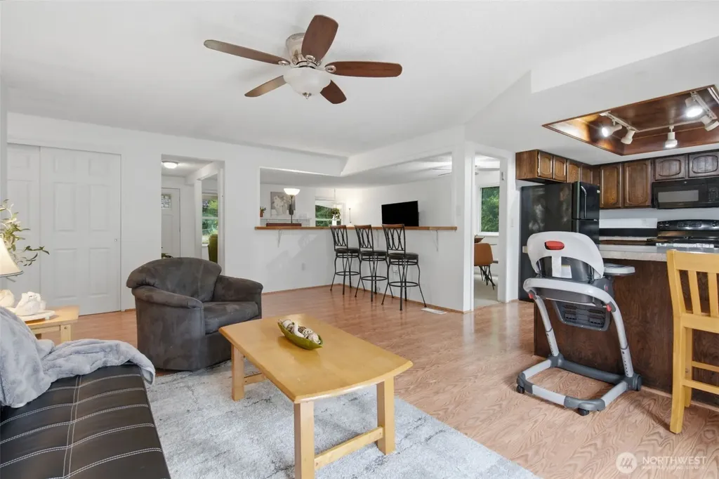 3188 SE Calaveras Port Orchard WA 98366