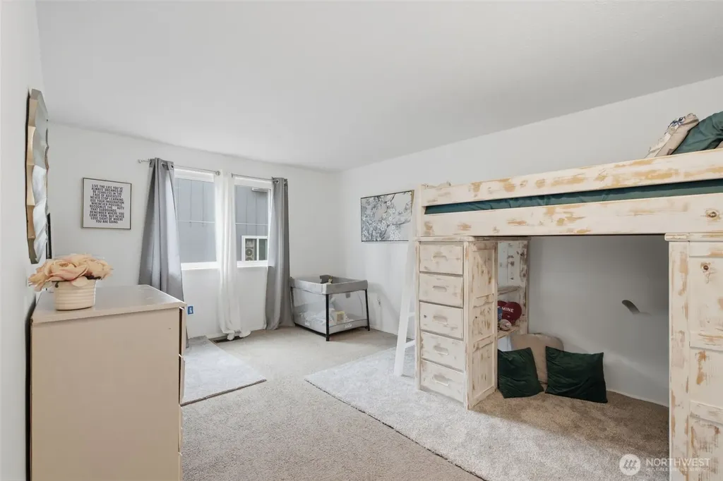 3188 SE Calaveras Port Orchard WA 98366
