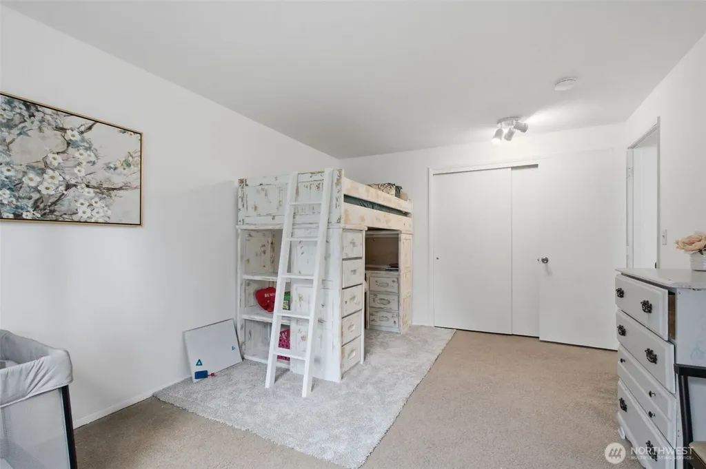 3188 SE Calaveras Port Orchard WA 98366