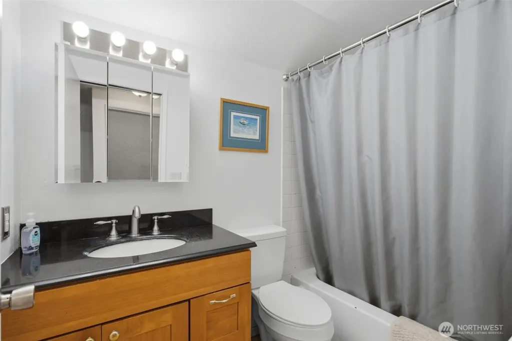 3188 SE Calaveras Port Orchard WA 98366